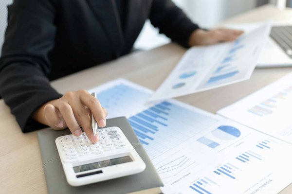 Choisir un expert comptable adapté à votre pme